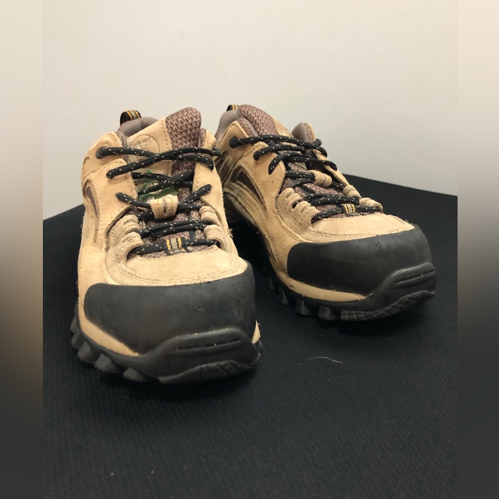 Timberland Pro Ladies Steel toe shoes. Size 6.5. ❣️
